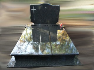 Wysprzątanie grobu podwójnego z granitu